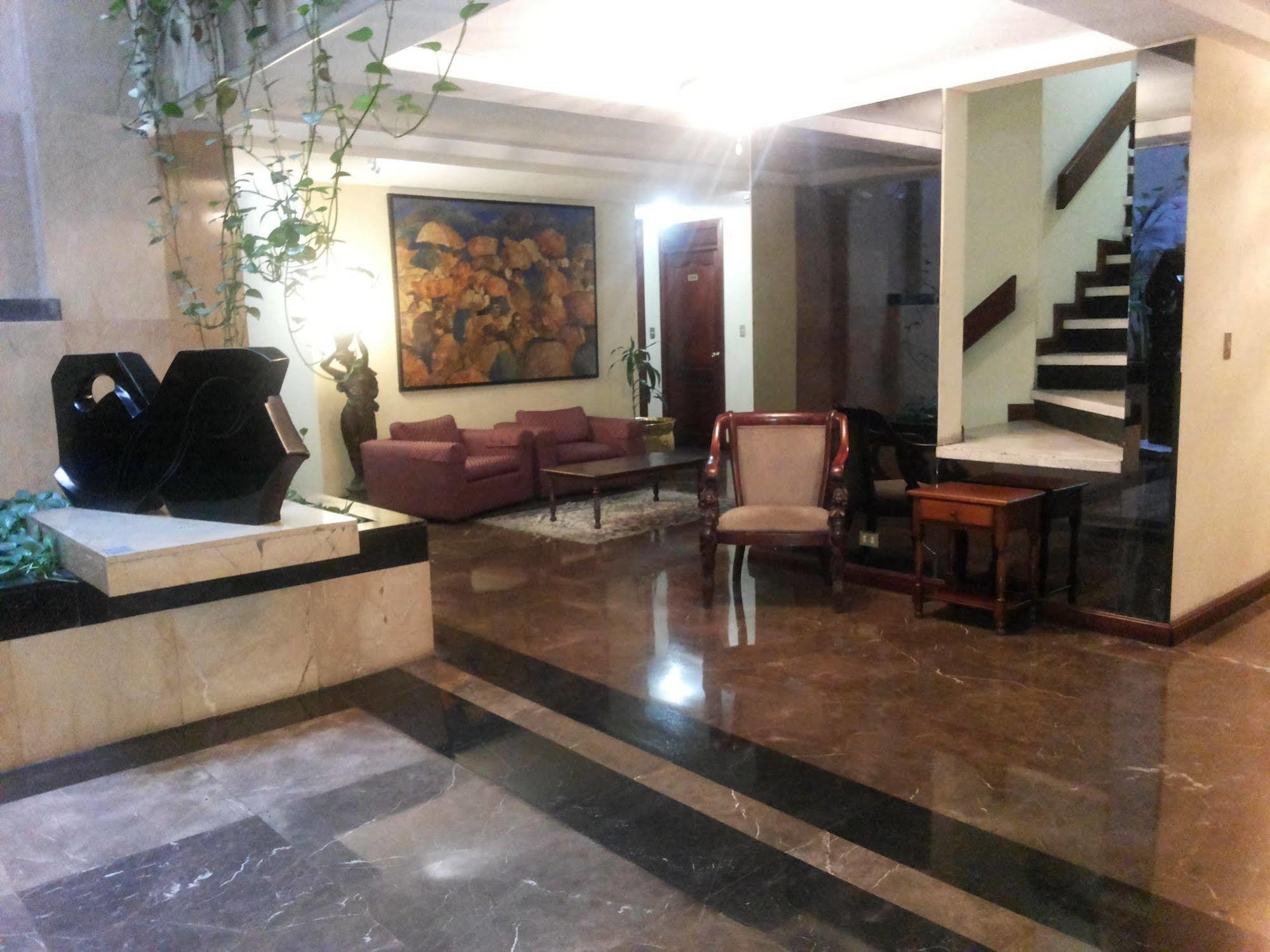 Suites Reforma Guatemala City Exterior photo